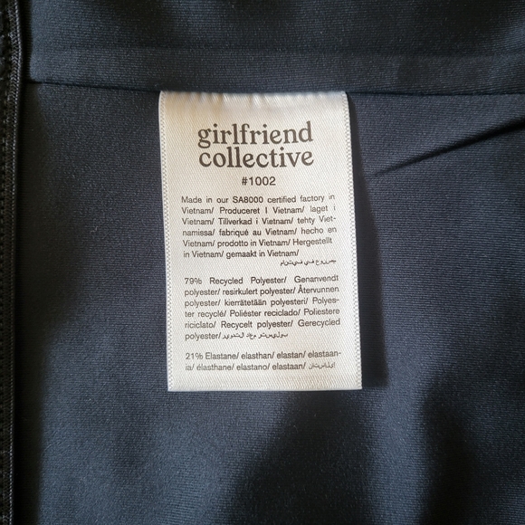 New Girlfriend Collective Paloma Racerback Bra & High-Rise Pocket Bike Short Set - Picture 4 of 16